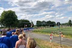 Marsch zu Schützenplatz in Berge